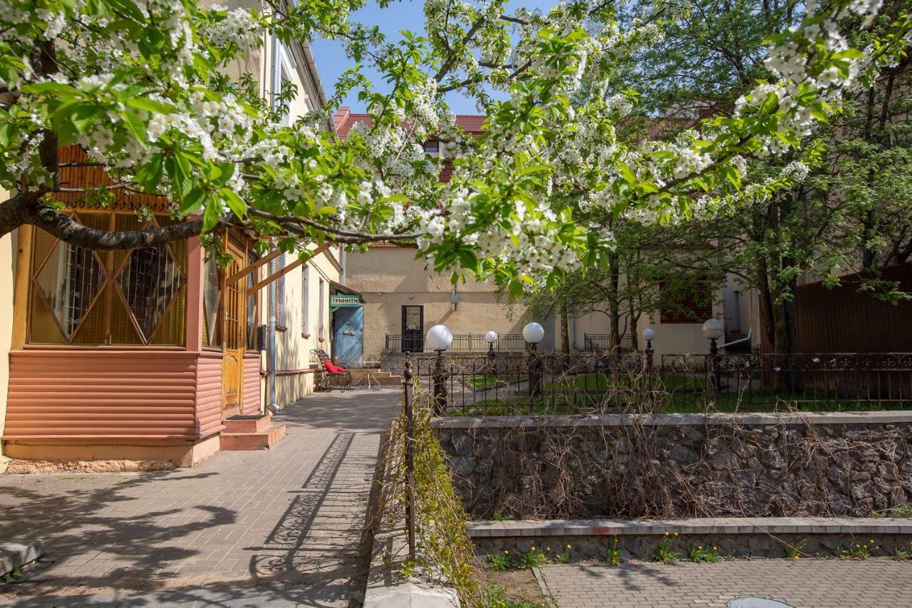 Trinity Hostel&Tours Minsk Extérieur photo